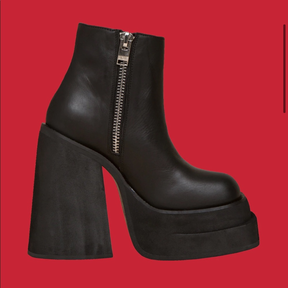 UNIF Brat Platform Size 9 *Sold Out* Excellent Condition, Worn 1x